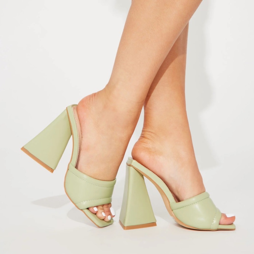 Fashion Nova Rayna Lime Heeled Mules NWT
